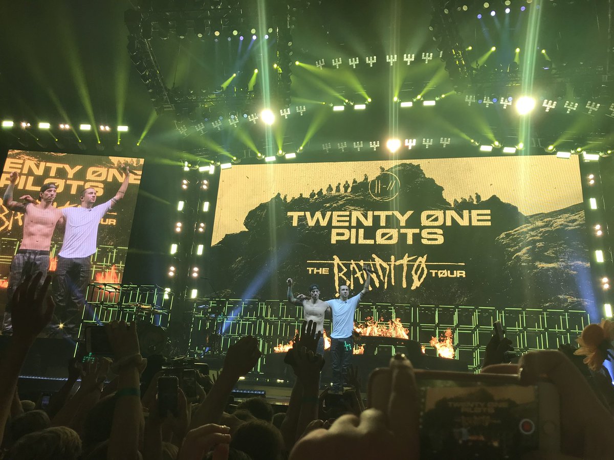 emilierzz's tweet photo. .@tylerrjoseph seen 10 shows together over the past 7 years. engaged bc of your music. thank you https://t.co/BCk4S3YH35