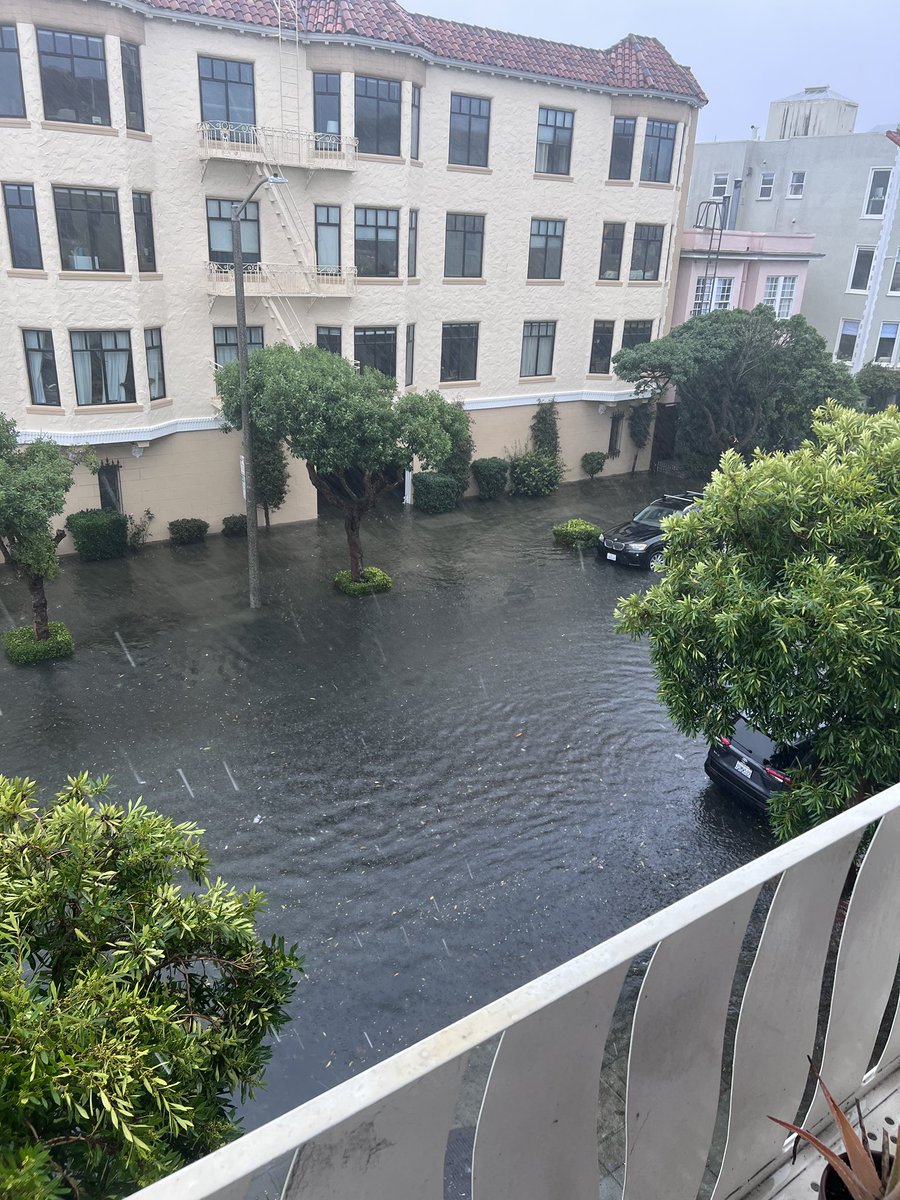 Marina Green in SF, near Scott St. 

<a href="/RobMayeda/">Rob Mayeda</a> / <a href="/NWSBayArea/">NWS Bay Area 🌉</a>