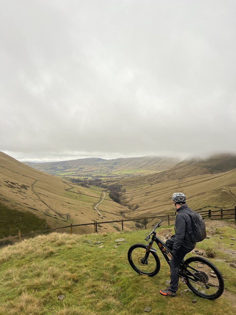 WalesRaven's tweet photo. A great day in the Peaks today, twas a tad sketchy down Cavedale which added to the fun.π @peakdistrict #mtbfun πͺπ΅ββοΈπ΅ββοΈπ https://t.co/5nHmlXr0cH