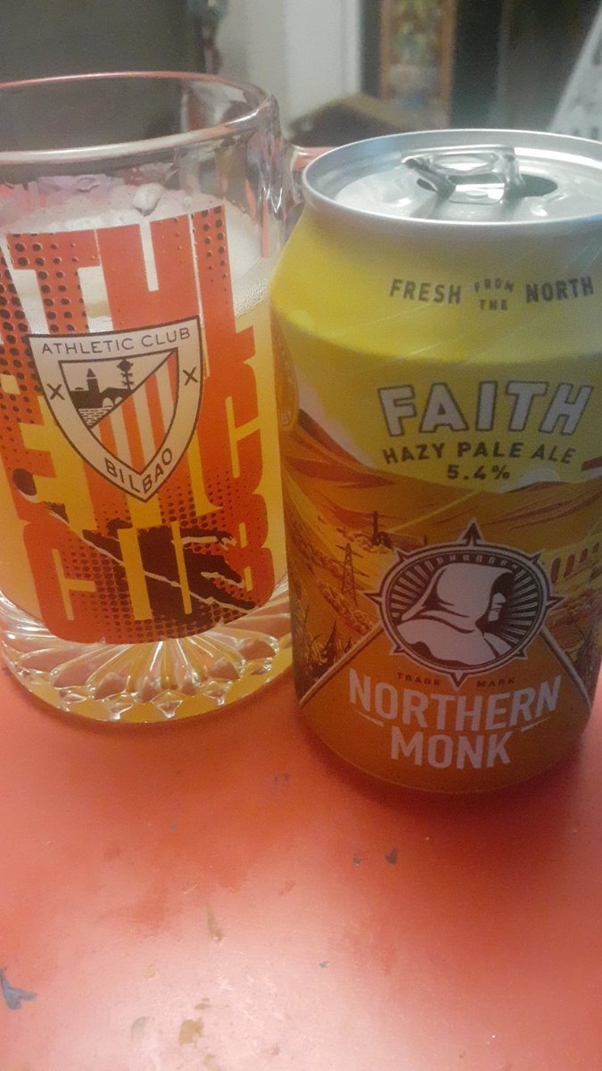 VikingurRed's tweet photo. New year's beers. https://t.co/r357BGGFGK