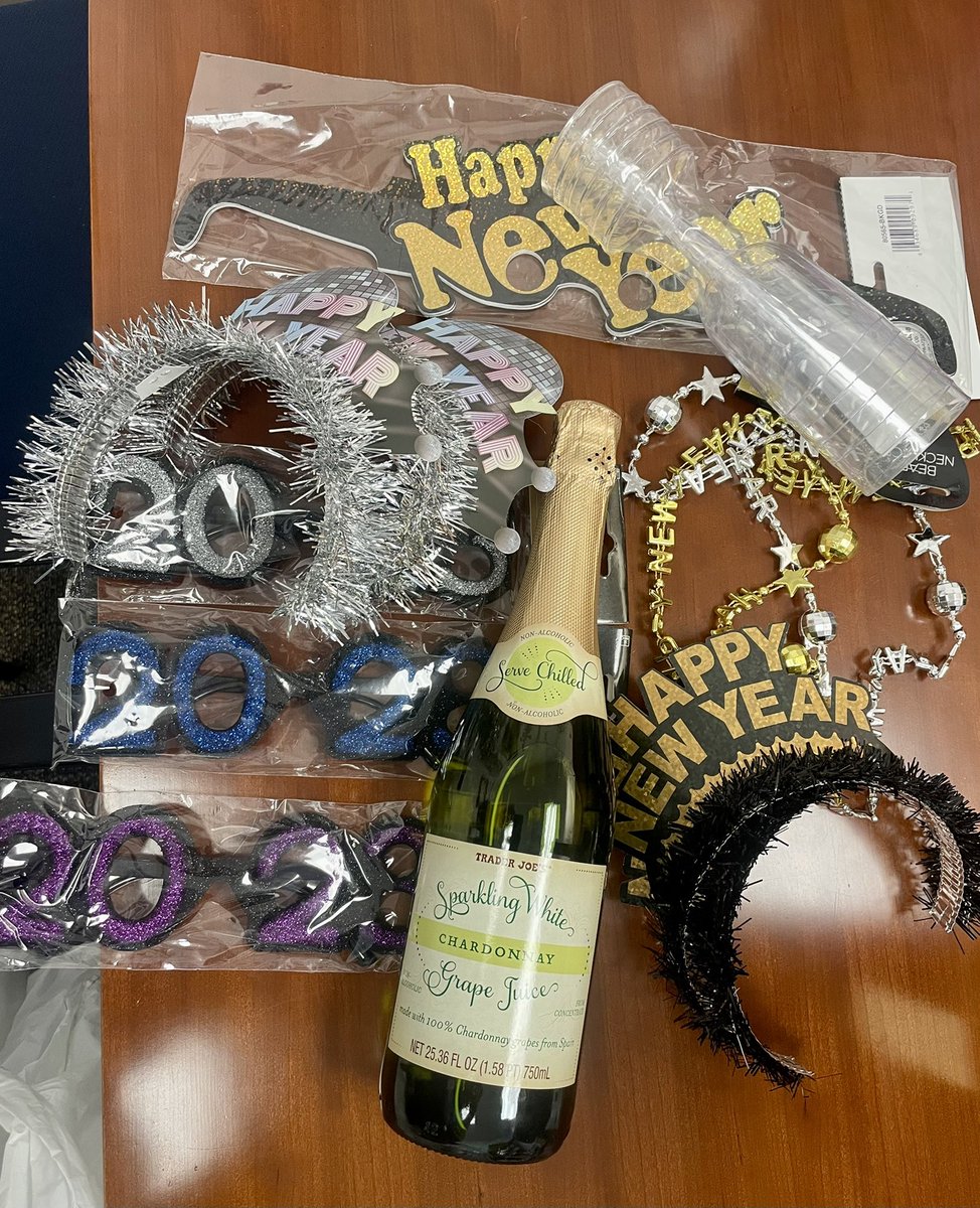 ARossettiMD's tweet photo. Hospital Pediatrics is ready to ring in 2023 ๐ Many thanks to residents holding down the fort tonight. Cheers to the year ahead!
@NCHPedsRes @OSUMedPedsRes @OhioStateIMRes
#themepartyalways #holidayservice https://t.co/3KWVs6xahS