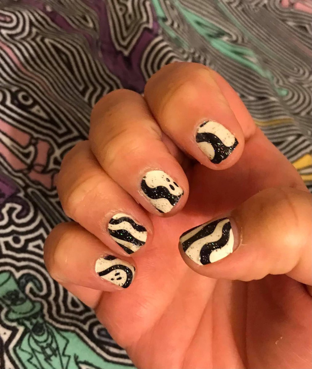 MsManicsManis's tweet photo. Funk from afar
#YEMSG #phishchicks #phishnails #nailsfortherail #railnails #thiswasmybigsecret https://t.co/FQbD29hbfR