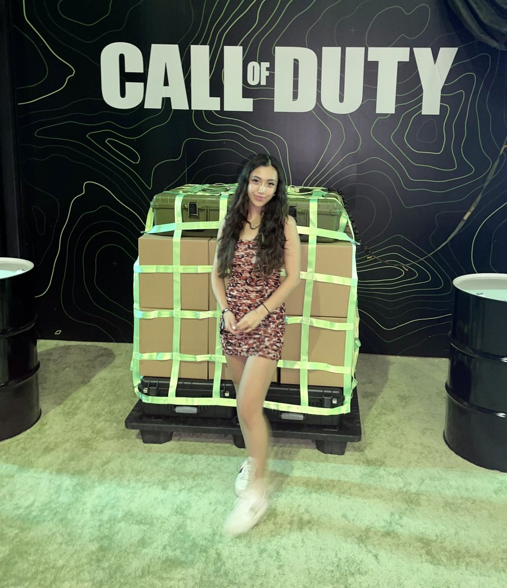 lyxxacampos's tweet photo. 2022 Milestones: 
-Twitch Partner 
-Faze Top 100
-COD Next Event 
-GFuel Partner
-HyperX Partner 
-Battlenet Front Page 
-Front Page of Twitch 
-Joined @OTFgaming 
-Made incredible creator friends

none of these would have been possible without you, thank you so much❤️🥳 https://t.co/AF9IAOPJZp