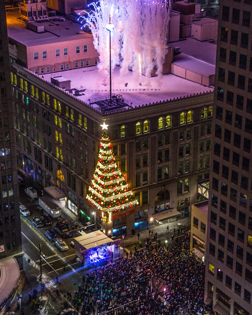 CulturalTrust's tweet photo. The countdown begins now β @Highmark #FirstNightPGH starts in just a few hours! Let's ring in 2023, Pittsburgh πππΆ https://t.co/hjrFtZacL4
If you can't make it Downtown, be sure to tune into @KDKA at 10 pm for a peek at the Cultural District festivities! https://t.co/Mld397PC0J