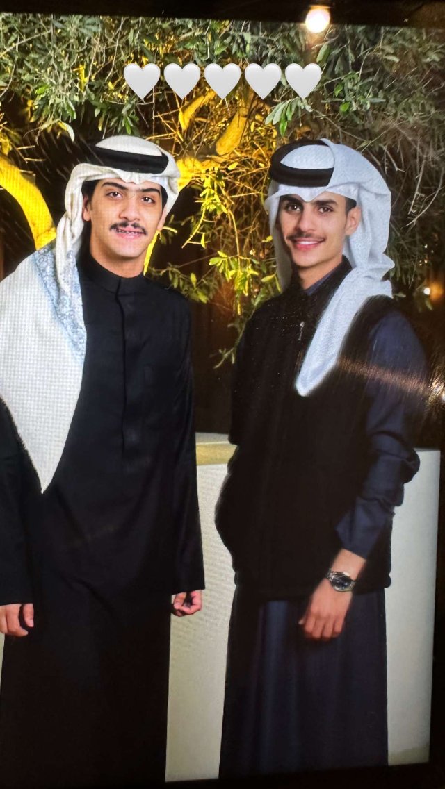 سنابات اورنس وناصر اليوم تقوطر جمال وفخامة🖤🖤
اجتمعت أصفى القلوب
#أورنس_عبدالعزيز #ناصر_السبيعي