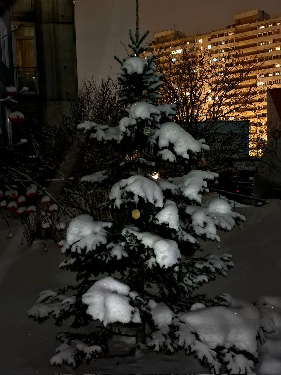 Happy new year my big fam!!!
May we all find our happiness.