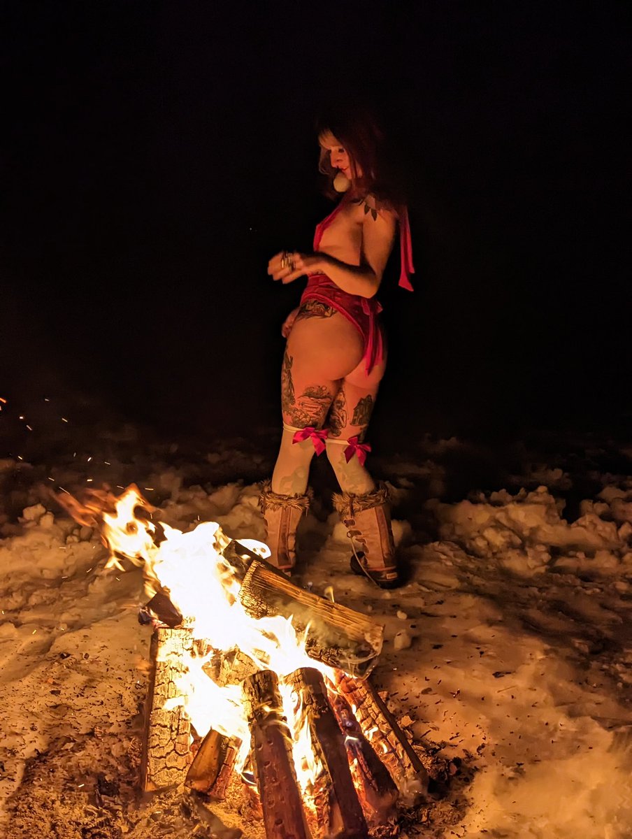 mysteriousmuse2's tweet photo. https://t.co/4Dmx7ZOdAC
#fire #funwithfire #onlyfans #onlyfanspromo #onlyfansbabe #tattoo #tattoos #onlyfansmodel #onlyfansthailand #paypiggyneeded #paypig #findom #bdsm #bdsmfemale #bdsmrelationships #babe #babes #payme https://t.co/o1gZYuGmyF