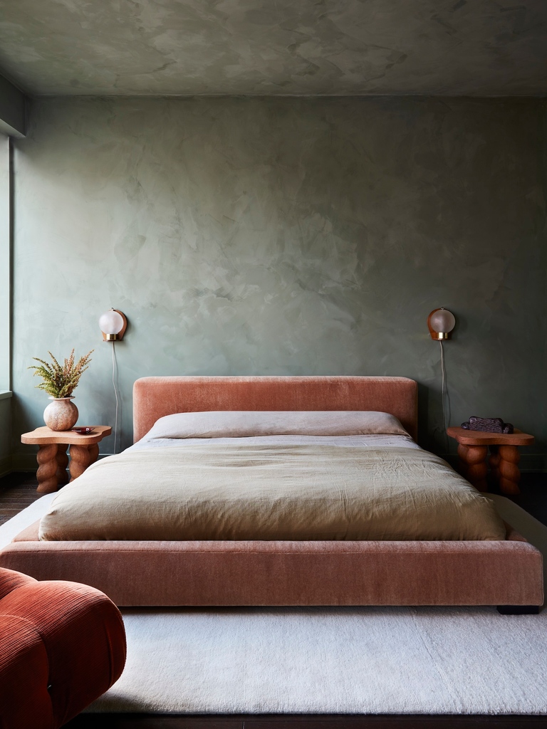 est_living's tweet photo. LIVE NOW | est magazine issue #46
IN THE DETAIL | Beds
READ DESIGN RENAISSANCE: https://t.co/HNu7Fwrgql
#design #architecture #interiordesign #love #homedecor #style #designer #magazine #globaldesign #bed #pink #manhattan #thedetail https://t.co/b3cIUK0Adc
