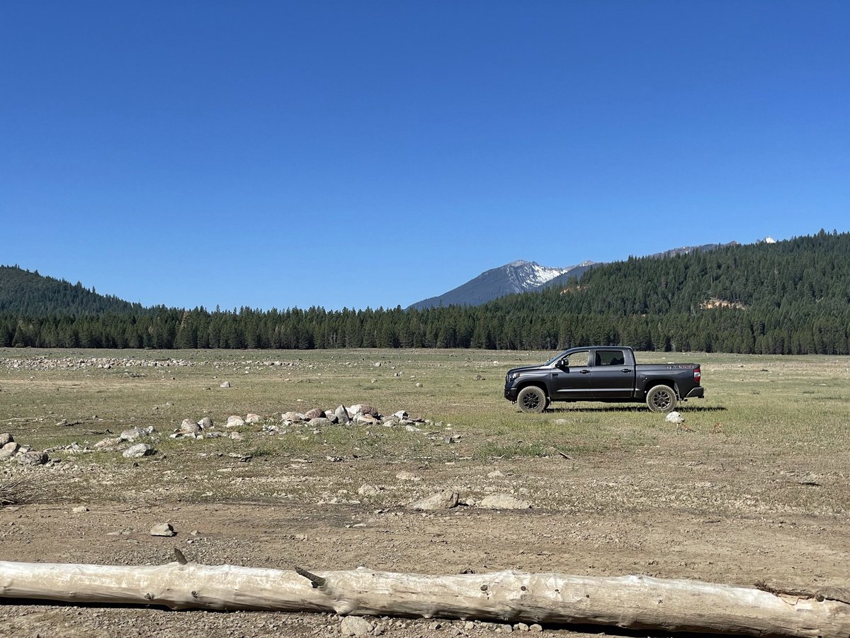 indoazz's tweet photo. @TFLoffroad @OverlandExpo @TFLtruck @fourwheelcamper @fox Wondering if you could ever find a Land-cruiser Heritage to do the Ranch course? Although many people don’t want to take their $100K vehicle off road, go figure. Thanks for all that you all do.  I watch every week. Owners of 2 Pros: 2016 Tundra and 2018 4Runner. https://t.co/b6XmQBYwgj