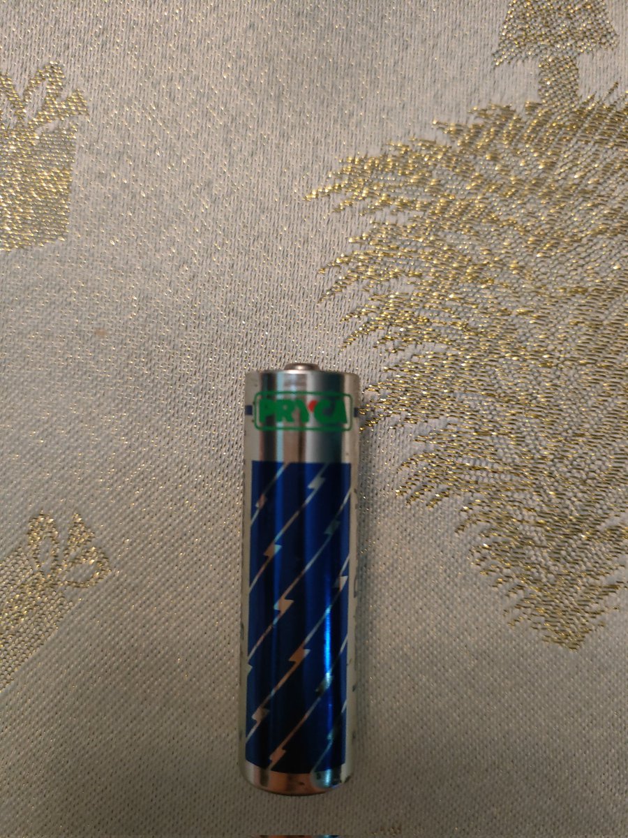 MarijuGP's tweet photo. @YofuiaEGB Jugando al Tabu con pilas de Pryca! Larga duración. https://t.co/2s5KGrPqZ5