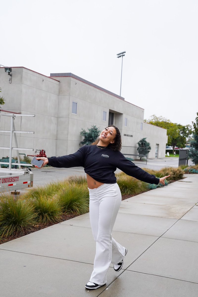 ꜱᴛᴇᴘᴘɪɴ’ ɪɴᴛᴏ ᴛʜᴇ ɴᴇᴡ ʏᴇᴀʀ 👑