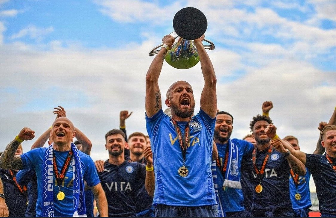 Paddymadden's tweet photo. 2022 has been fun wishing everyone a happy new year, hoping 2023 is full of happiness for you all 💙 https://t.co/DnuP3iZve5