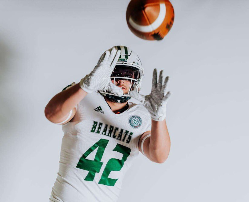 CarlgrenChas's tweet photo. After receiving an offer from Northwest Missouri State, I am excited to say I am OFFICIALLY A BEARCAT!💚🏈
@CoachTSturdy @NWBearcat_FB https://t.co/UKNf3TnSFZ