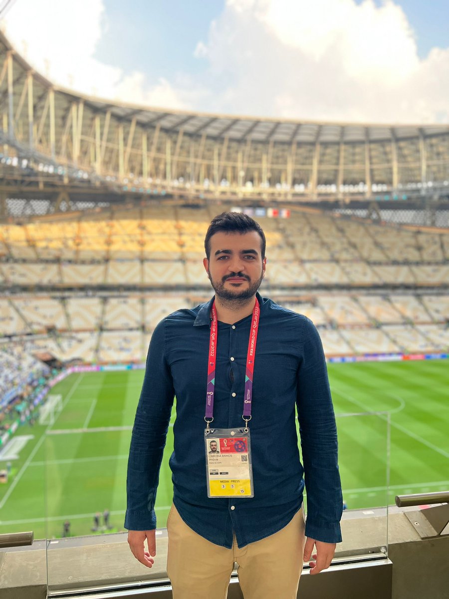 AndiOnrubia's tweet photo. Se cierra un año 2022 inolvidable en lo profesional. Poder cubrir la final de la Champions en París, la de la Copa de Francia, la final del Mundial en Qatar y seguir disfrutando de lo que hago es impagable. GRACIAS a todos los que me seguís en la aventura. Feliz 2023. https://t.co/8ouMcdXCkk