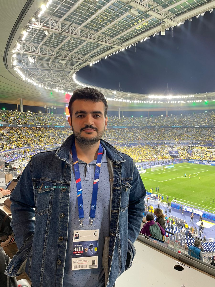 AndiOnrubia's tweet photo. Se cierra un año 2022 inolvidable en lo profesional. Poder cubrir la final de la Champions en París, la de la Copa de Francia, la final del Mundial en Qatar y seguir disfrutando de lo que hago es impagable. GRACIAS a todos los que me seguís en la aventura. Feliz 2023. https://t.co/8ouMcdXCkk