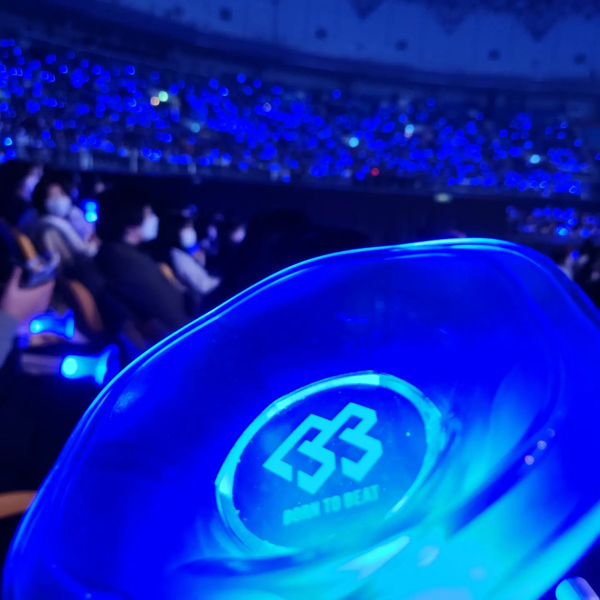 Yoon_J_01's tweet photo. #비투비10주년콘 #BTOB #멜로디 #우리는비투비를부를게 #너희는멜로디를불러줘 #BETOGETHER 

2022.12.31 비투비와 함께...
최고의 하루~💙💙 https://t.co/KxyCFBWJDX