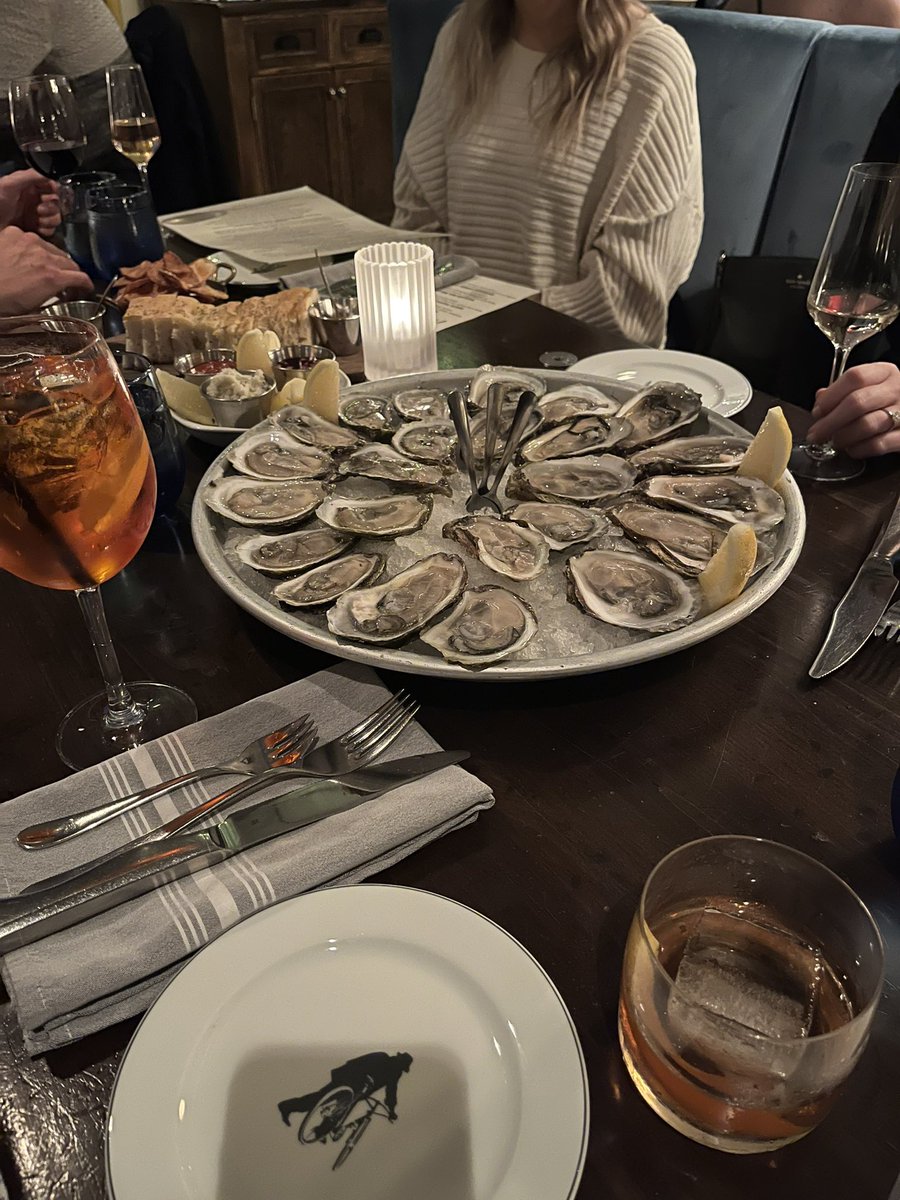 Nothing says New Years Eve like oysters at the <a href="/OurBicycleThief/">The Bicycle Thief</a> ! 🎉