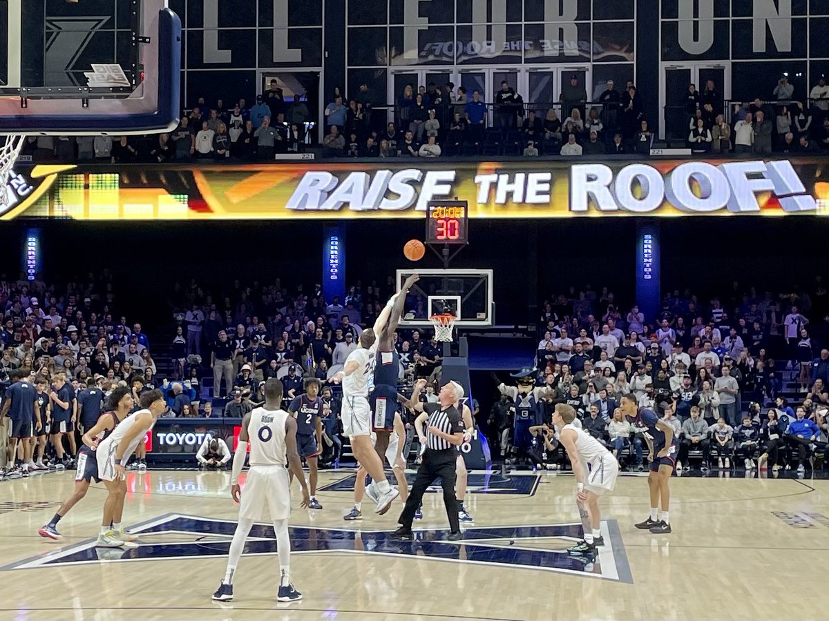 DocSpellman's tweet image. The first second of an epic win for Xavier!!!  Congratulations to all and respect to Jack Nunge who was under the weather and powered through!