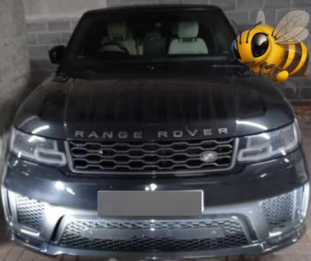 UKBountyhunter's tweet photo. #SMV #Stolen🌓#RangeRover @WMPolice #Located 10mins @globaltele🥇🛰️YM @WMPDogs🐾👍#Recovered #DisruptingOrganisedVehicleCrime #TogetherWeCan #ItPaysToInvestInSecurity #TakeControl Relieved victim out celebrating end of 2022 #247365Monitoring #TrakSec247Network🕵️♂️🎣🐾🚔🖲️🐝@IAATIUK https://t.co/7M71qP3RM2