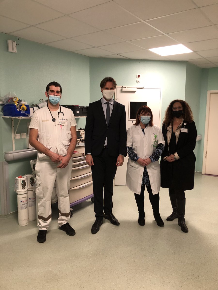 Olivia Rufat (@olivia_rufat) on Twitter photo 🙏🏼 Un grand merci aux équipes engagées toute l’année au service de la population !
Visite des équipes mobilisées au <a href="/ch_libourne/">CH Libourne</a> de Matthieu Doligez sous préfet de @ville_libourne, afin de les remercier pour leur travail #reveillon
#Soins #Securite #Accueil #FiersdeNosEquipes 🙏🏼 Un grand merci aux équipes engagées toute l’année au service de la population !
Visite des équipes mobilisées au <a href="/ch_libourne/">CH Libourne</a> de Matthieu Doligez sous préfet de @ville_libourne, afin de les remercier pour leur travail #reveillon
#Soins #Securite #Accueil #FiersdeNosEquipes