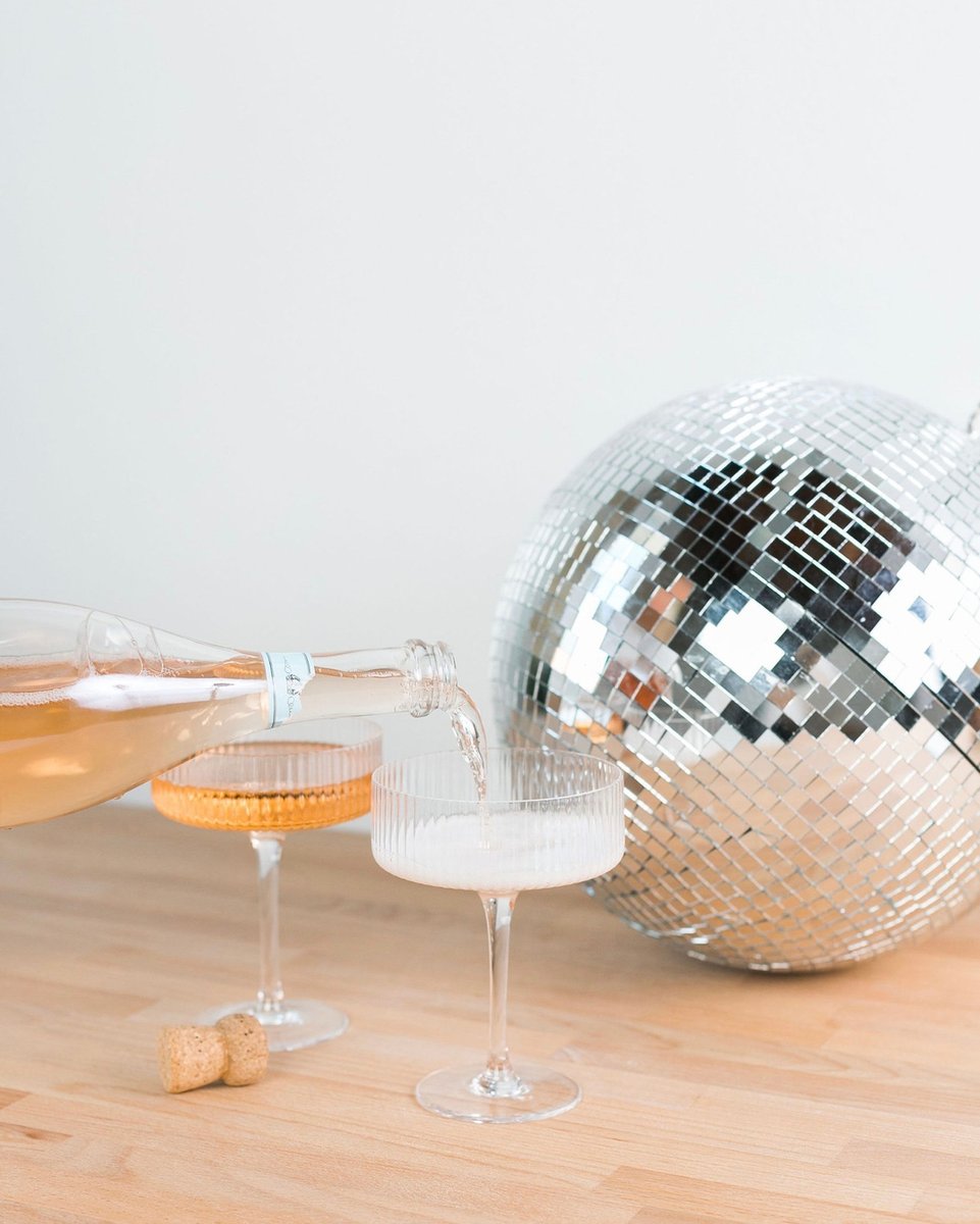 studioaray's tweet photo. Happy New Year’s Eve! 🥂 So many reasons to celebrate this season… looking back at the beautiful clients + projects of 2022, with amazing friends made + wonderful collaborations had. Thanks so much for helping make it wonderful. Here’s to an even brighter 2023 for all! Ch https://t.co/QI858MtWyW
