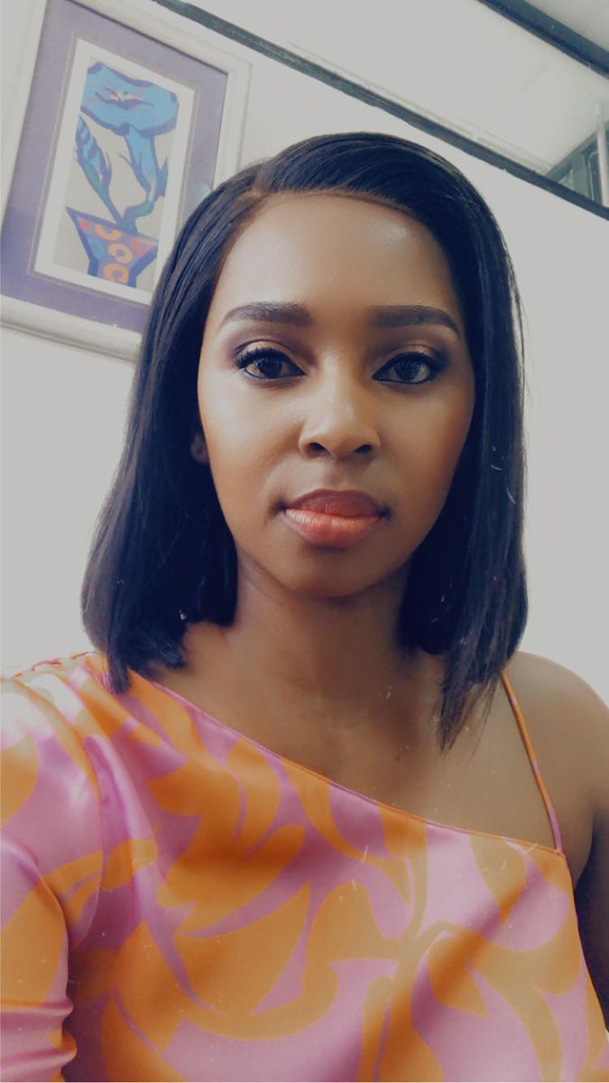 Me looking at 2022 with gratitude and love for all the lessons…Also me looking at 2023 in anticipation and excitement. It will surely be an awesome year!  #HappyNewYear