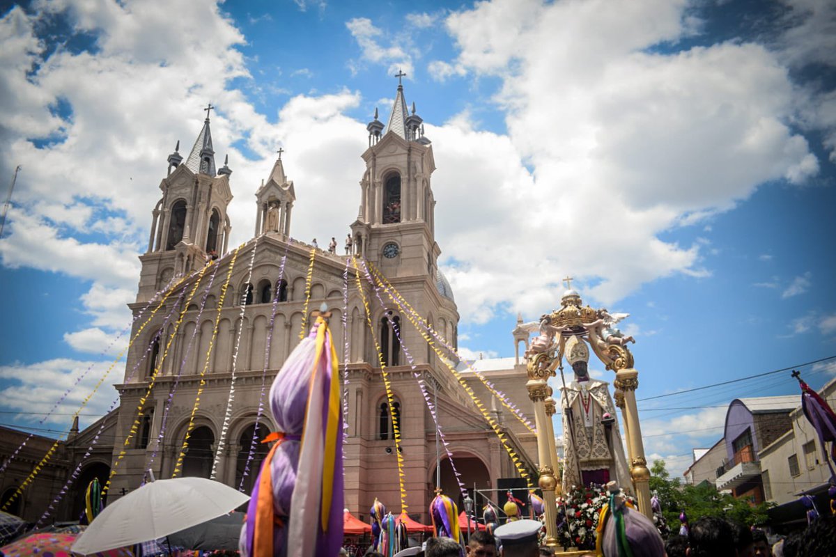 MaricelMaldoLR's tweet photo. Acompañe a nuestro Gobernador Ricardo Clemente Quintela, en un nuevo Tinkunaco para renovar nuestra fe y esperanza en nuestro corazónes, demos gracias a San Nicolas y Niño Alcalde, para recibir un nuevo año que comienza. Nos unamos entres todos por una Rioja de oportunidades https://t.co/qxB3hkwxwf