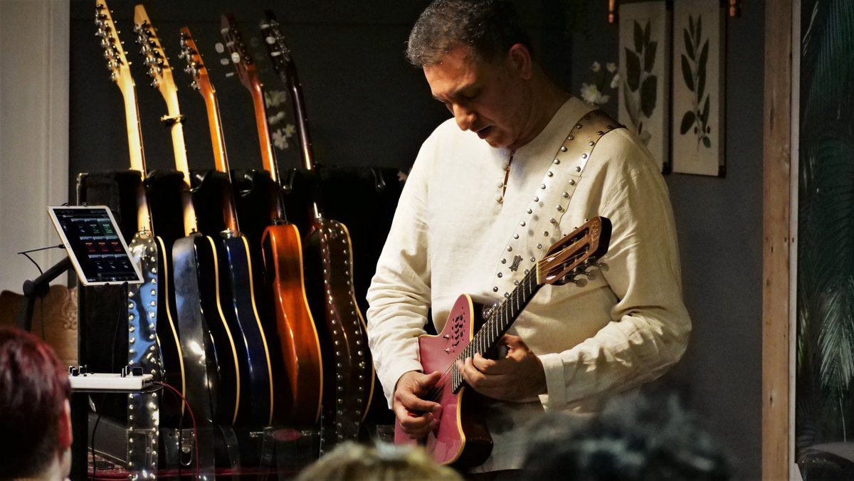 azizibrahim56's tweet image. THANKS FOR HELPING ME SURVIVE 2022!
#LordOfTheStrings Big thank to all folk, fans, friends, fam, manufacturers, promoters, venues who've supported me through 2022 🎸&amp;amp; kept me alive in #music despite being down to solo shows only. Much Love💖HAPPY NEW YEAR! 💥✨#guitar #guitarist