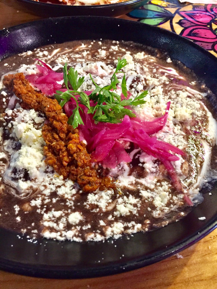 sancrismunchies's tweet photo. Para cerrar este 2022 un rico desayuno en Casa de las Lolas 😋👌🏾
.
#sancrismunchies #glotonsancris #coletopolis #comerensancris #munchies #munchiesmx #foodiesmx #enfrijoladas #foodiesancris #bajon #consumelocal #barriodeSantaLucia #sancristobaldelascasas https://t.co/lW2OiBU8OU