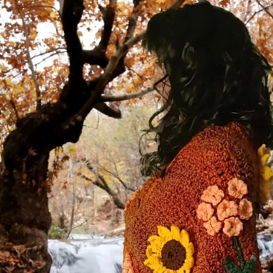 Bcause_of_You's tweet photo. Check out this beautiful, large crochet shawl! No matter rain or shine, you can carry the sun with you wherever you go! The bright sunflowers really make this shawl pop.

With love, always.

Diana

#sunflowers #handmade #fiberart #crochetartists #bcauseo… https://t.co/UBKnqNOonq https://t.co/NqRXlTIYN9