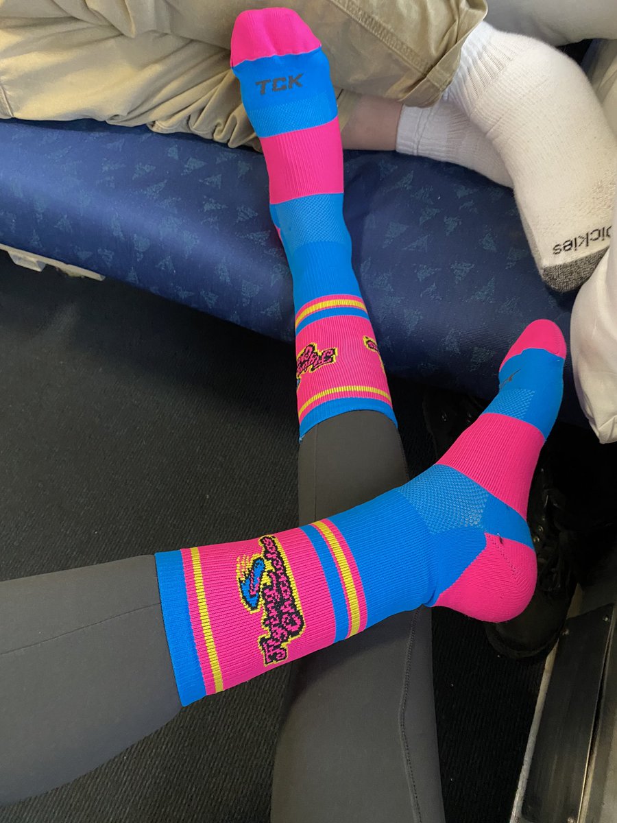 classicsgirl04's tweet photo. Representing #flyingchanclas and @missionsmilb in Chicago, and now on Amtrak. https://t.co/XupHGlqitT