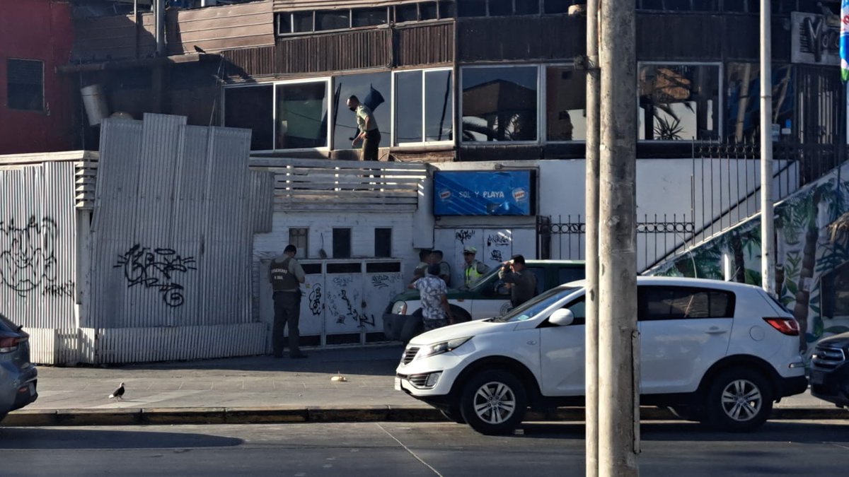 Javiera_GM's tweet photo. Encuentran cuerpo en local desalojado en balneario de #Antofagasta, se presume suicidio. https://t.co/NJA1AtqdA7