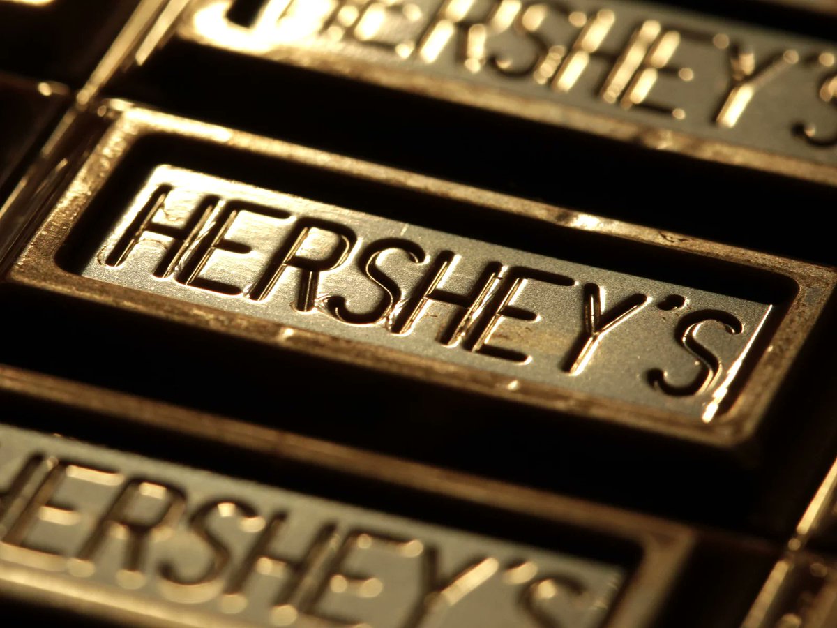Hershey's faces a lawsuit over heavy metals in its dark chocolate bars npr.org/2022/12/30/114…