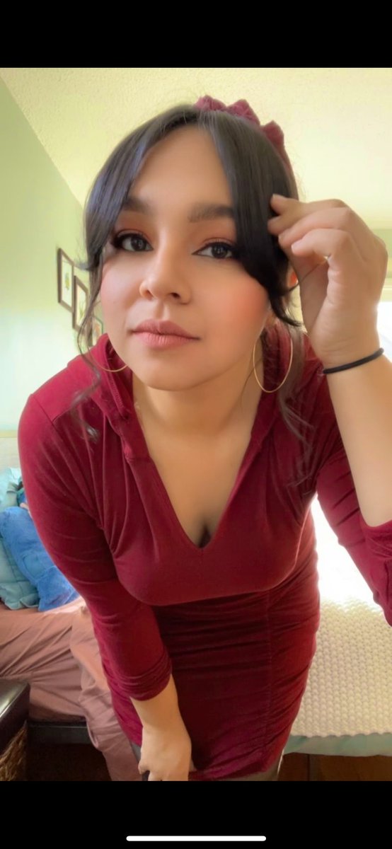 KTend0's tweet image. Hooded dresses are fun