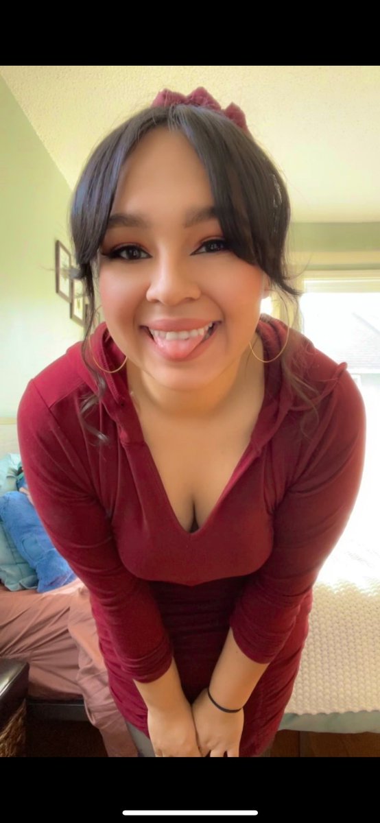 KTend0's tweet image. Hooded dresses are fun