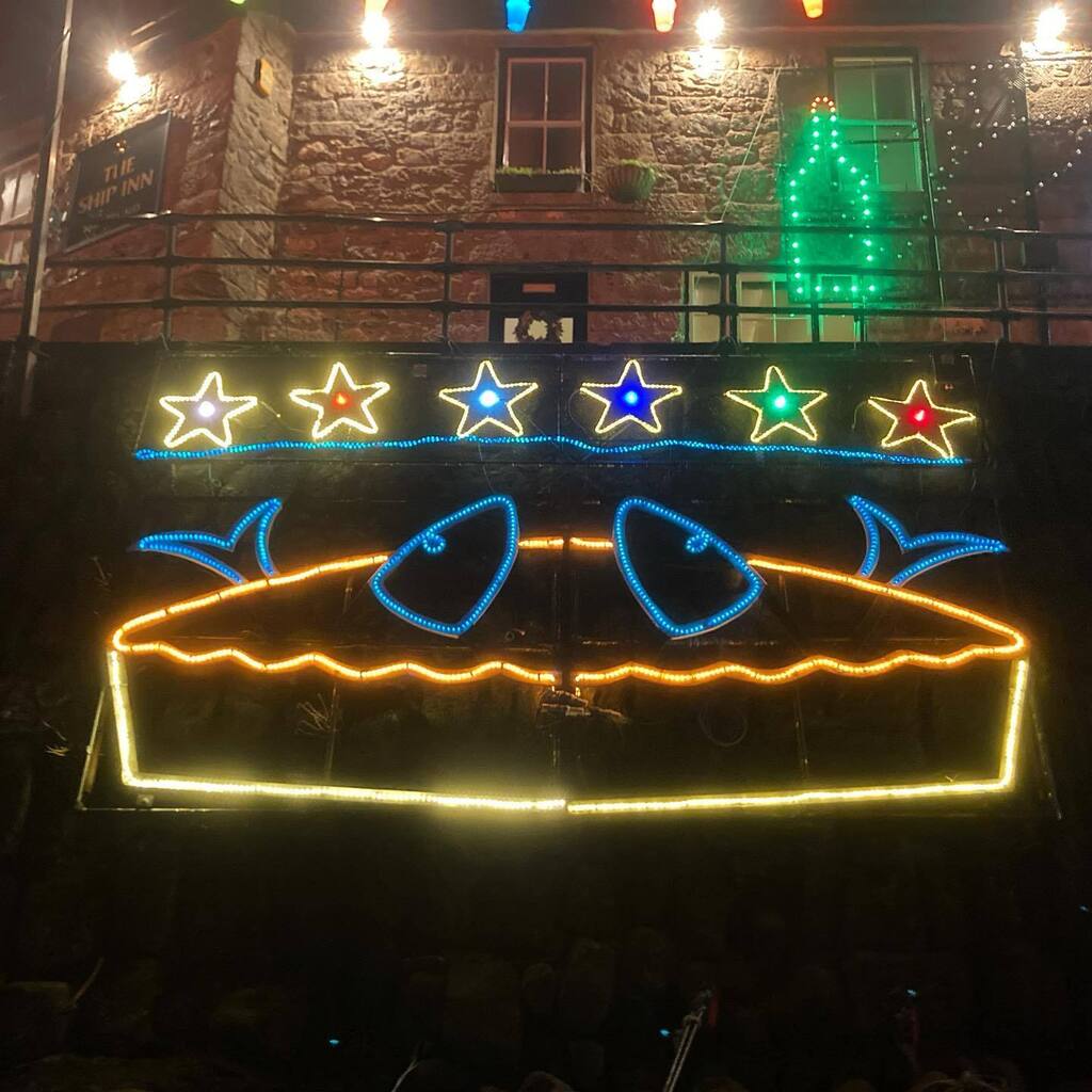 Happy New Year
Peace &amp; Love

 #photographer
#penzance

#barn
#interiors
#style
#design
#elegant
#beautiful
#pure
#interiorphotographer
#westcornwall
#cornwall
#bristol
#devon
#homes
#captureonepro
#canon
#architecture
#light
#cornishhomes
#southwesthomes… instagr.am/p/Cm2PSzCMKHb/