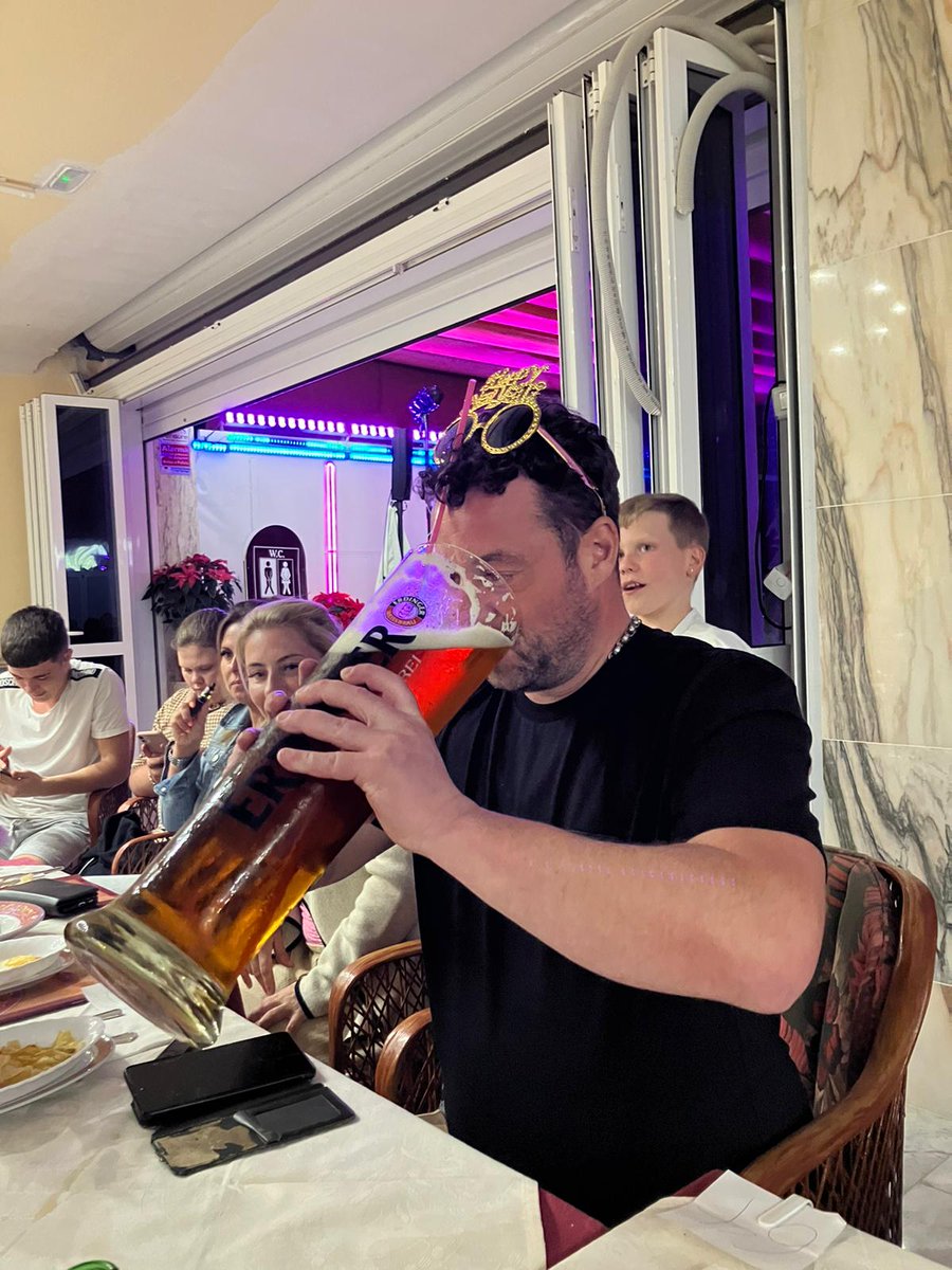 kyekane's tweet photo. Loving pint sizes in tenerife https://t.co/n1YmkZcW2R