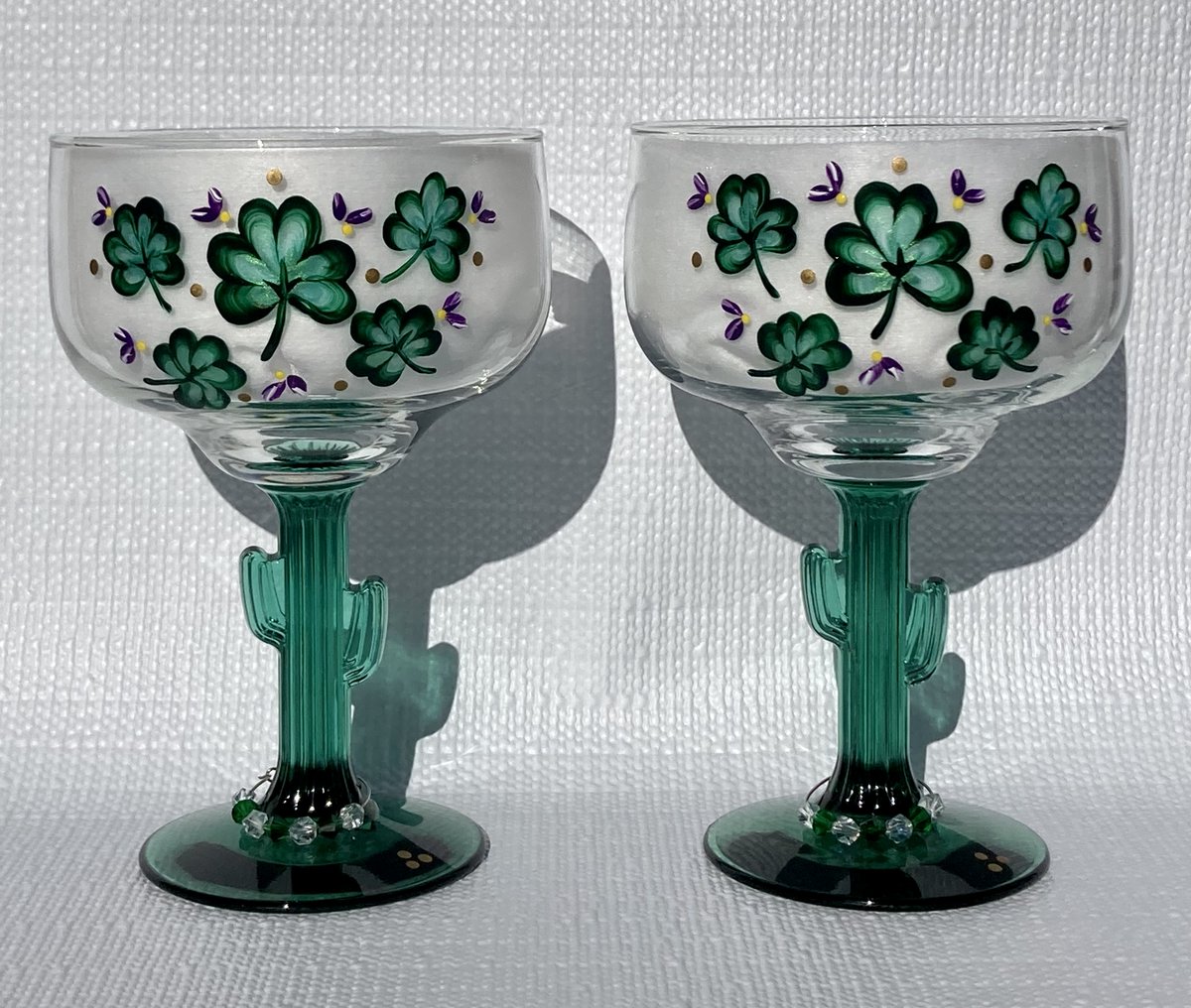 etsy.com/listing/114006… #margaritaglasses #shamrockglasses #marchbirthdaygift #TMTinsta #irishglasses #cactusglasses #shamrocks