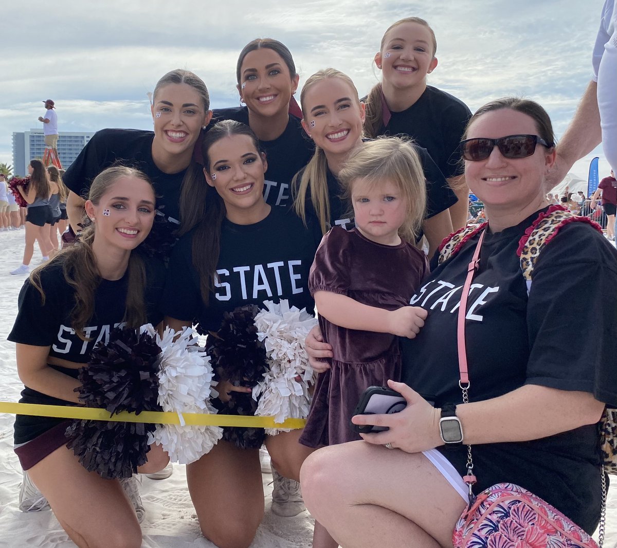 NickNichols75's tweet photo. Thanks to the entire Mississippi State Cheer Squad for taking time with my kids at Clearwater Beach Day! https://t.co/w9Y4m7eYXl