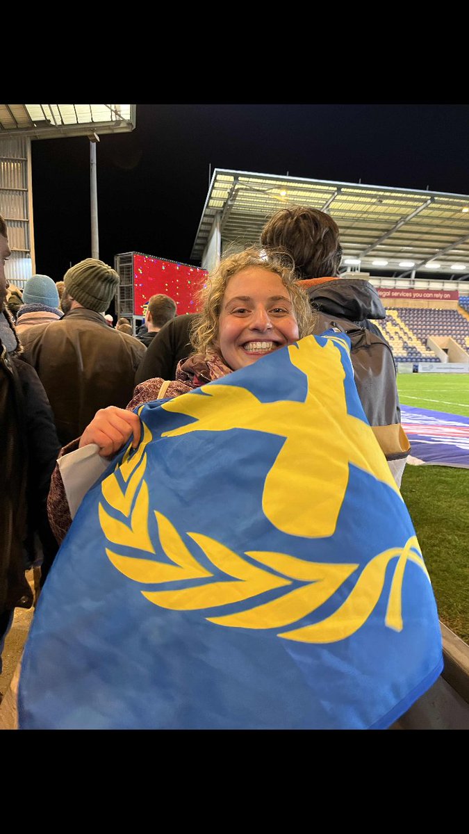 LesMisMcFly4's tweet photo. @AFCWimbledon @ProSportsImages With the nerdfighter dons flag after the Colchester match this week!
So much happiness!! https://t.co/UsA2dbOV9Z