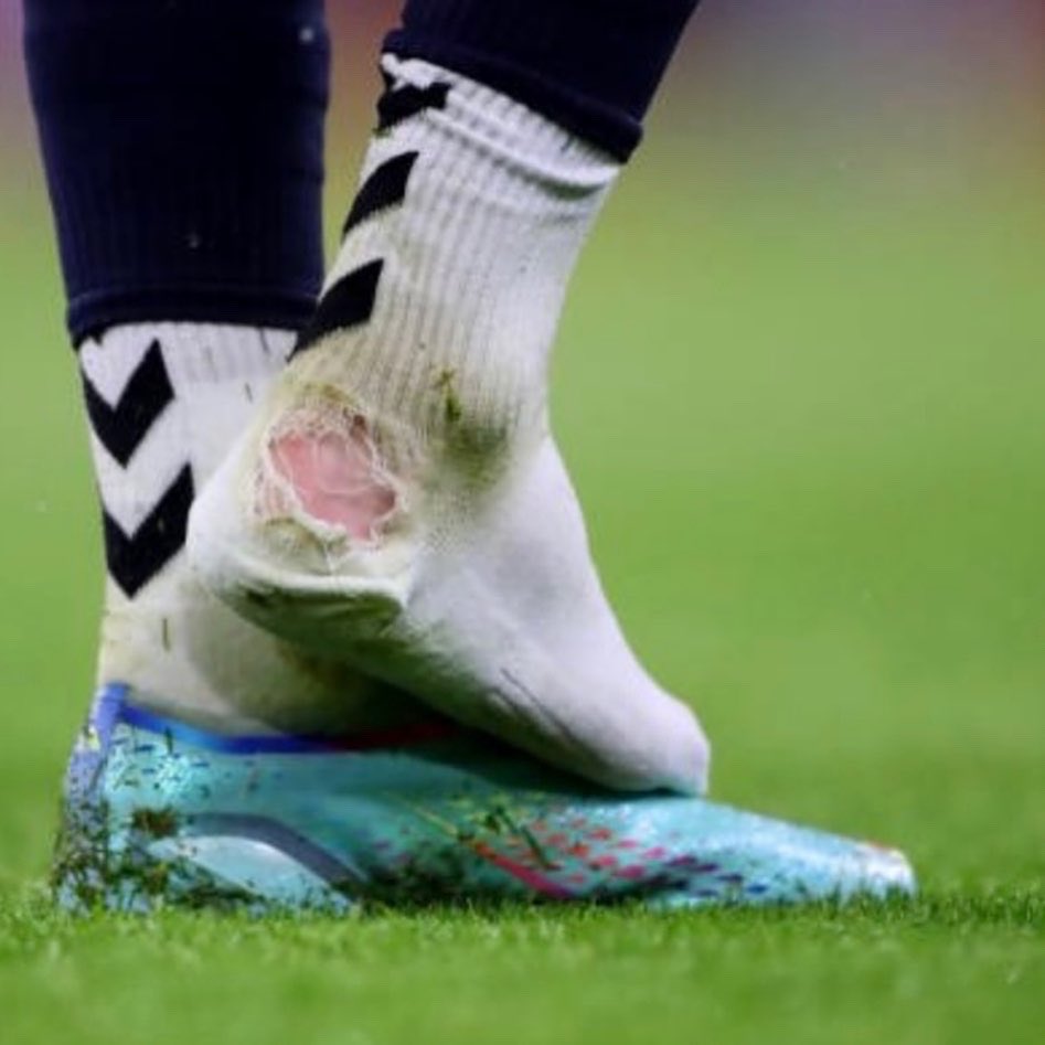 Happy New Year when it comes Blues! Hope you all have a good one 

Don’t worry, lucky I got new socks for Christmas 💙🧦