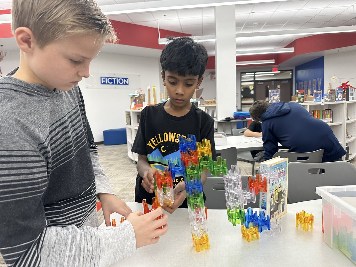 ErickaHamilton0's tweet photo. Makerspace time was a hit in 2022 @PISDJohnsonElem.  Can’t wait to see what 2023 has in store.  @PISD_Libraries #JohnsonAllStars #ProsperProud https://t.co/bjHLuYYW7K