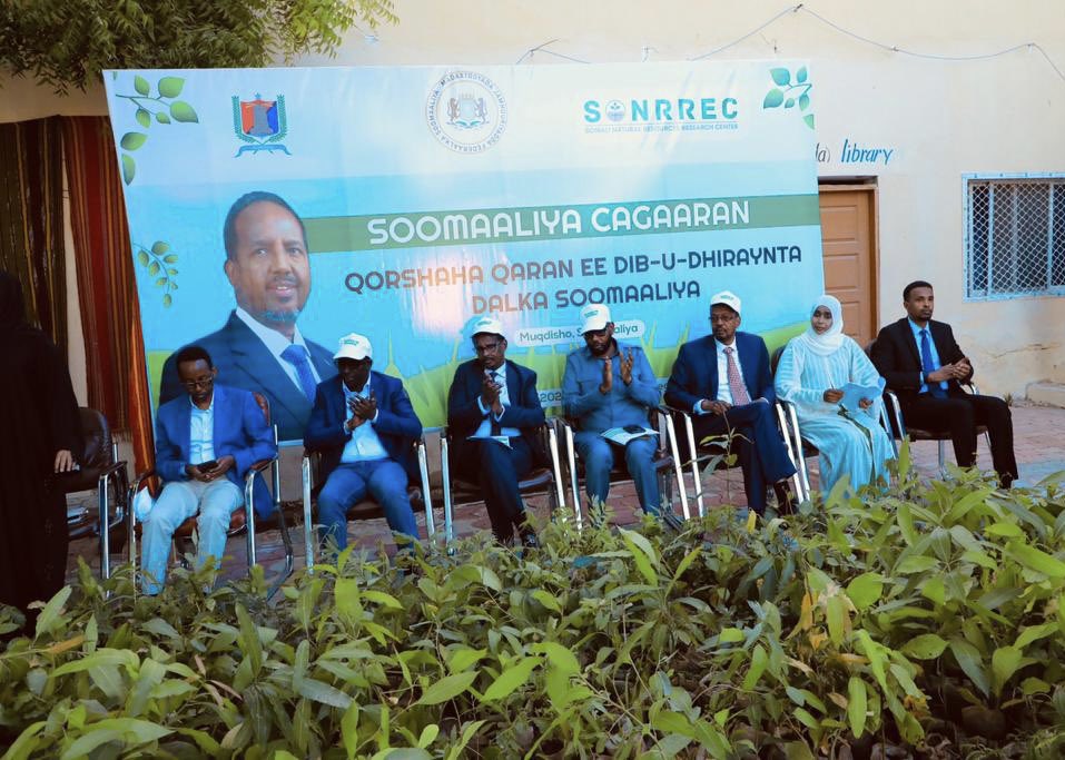 sonrrec's tweet photo. Today @sonrrec distributed 5K indigenous plants scientifically proven to the Somalia Government.This is aligned with president @HassanSMohamud’s policy agenda on greening Somalia &amp; @greenpeacesom to restore degraded land and protect the ecosystem. @SenatorAbshir @TheVillaSomalia https://t.co/djAijnuNvD