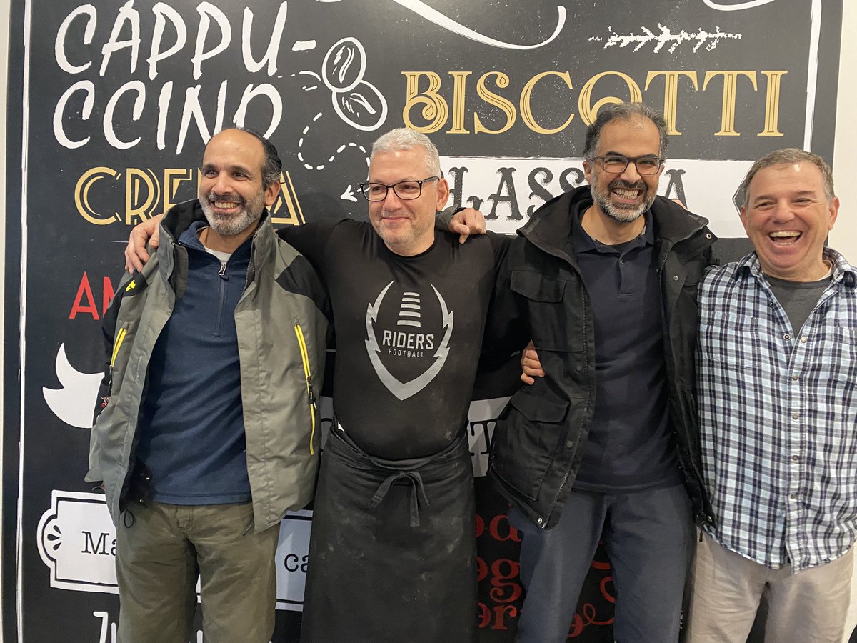 When old childhood friends pay a surprise visit!
#FamilyAffair