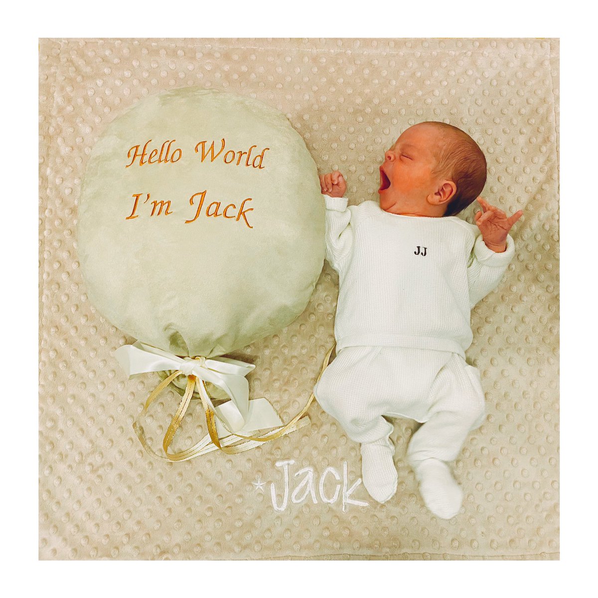 💛 Happy New Year from our little JJ 💛
⭐️ Jack David Jenkins born on December 30th 2022 weighing 8lb on the dot! ⭐️

What a wild ride that was. Can’t wait to spend forever with you baby boy 💛 <a href="/EllisJenkins_/">Ellis Jenkins</a>