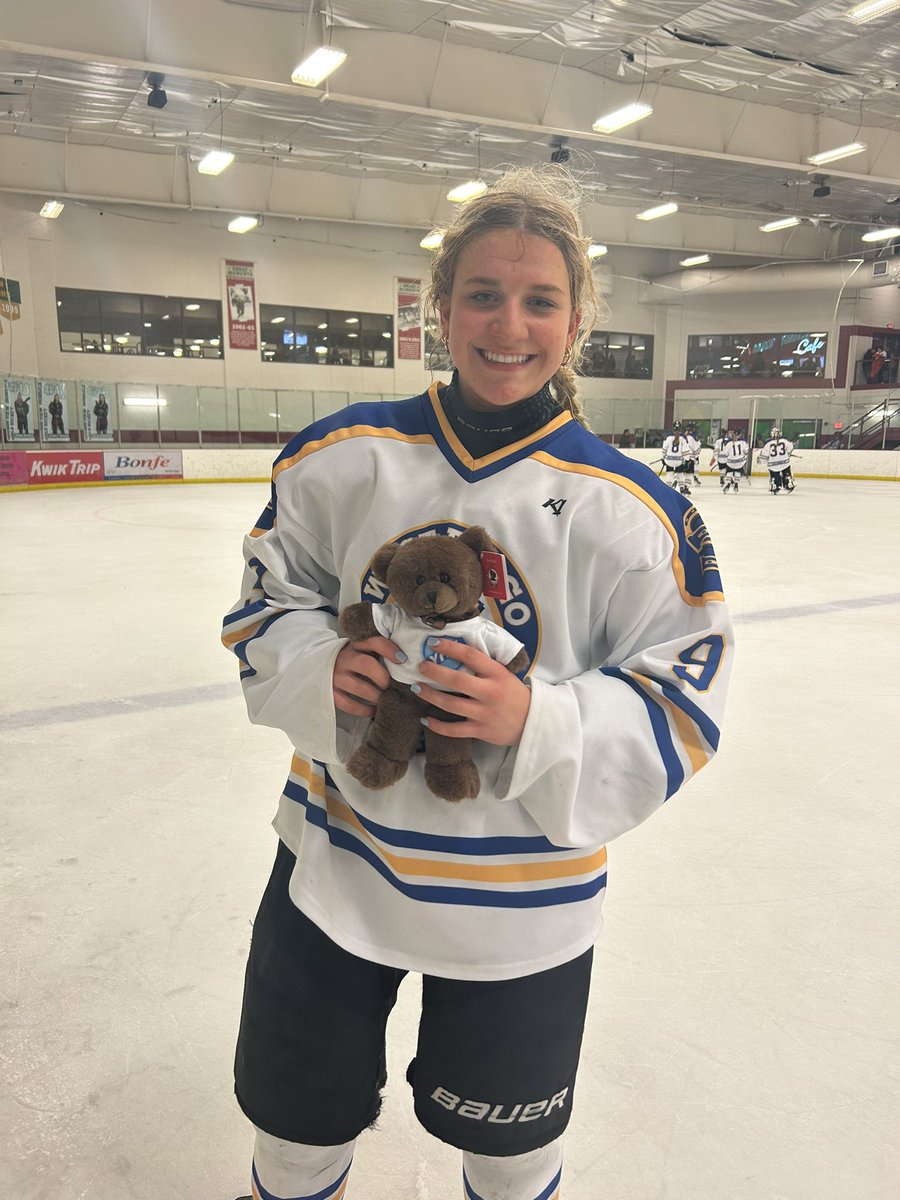 YouthHockeyHub's tweet photo. Danglefest 2022
15A

West Fargo > Elk River (9-1)

POTG
West Fargo: Taylor Reese with a hatty.
Elk River: Sofia Fredensborg between the pipes.
#Danglefest22 https://t.co/bWm3qyjO4q