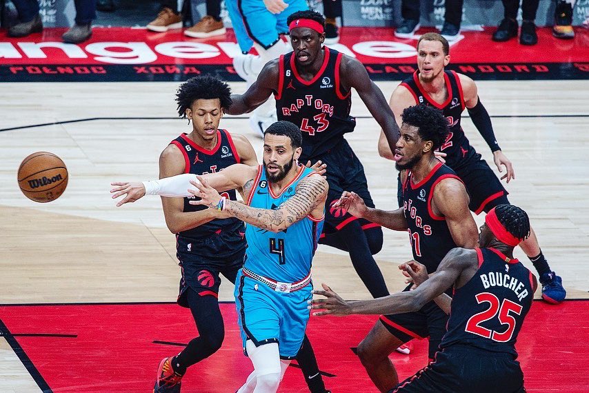 EduLimaPhoto2's tweet photo. *Last assignment of 2022*
The #TorontoRaptors defeat the #PhoenixSuns, 113-104, Scotiabank Arena, #Toronto, December 30, 2022.
-
For @EFEUSA
-
#raptors #phoenixarizona #onassignment #athletes #basketball #sportphotography #nba #arizona #sportcompetition #athlete https://t.co/cGPPhDgY6y