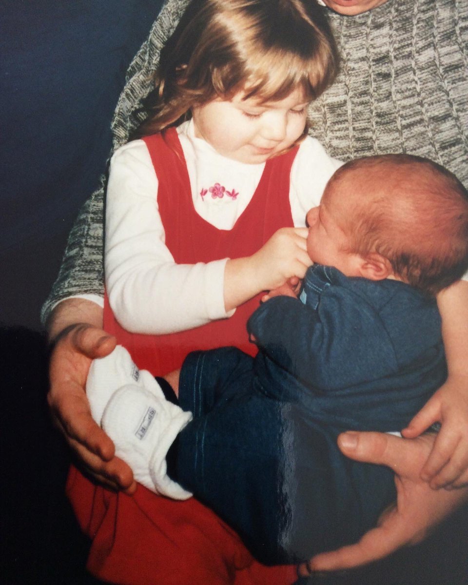 RebeccaRose38's tweet photo. Oh how they’ve grown xx have a wonderful 2023 @septembre3 @Batsy_3080 you have been a pleasure to see grow. Thank you for sharing so much more with me than I could have ever imagined at the start of this journey xx I love you both very much 😘🥰 https://t.co/6g8IrEgYDq