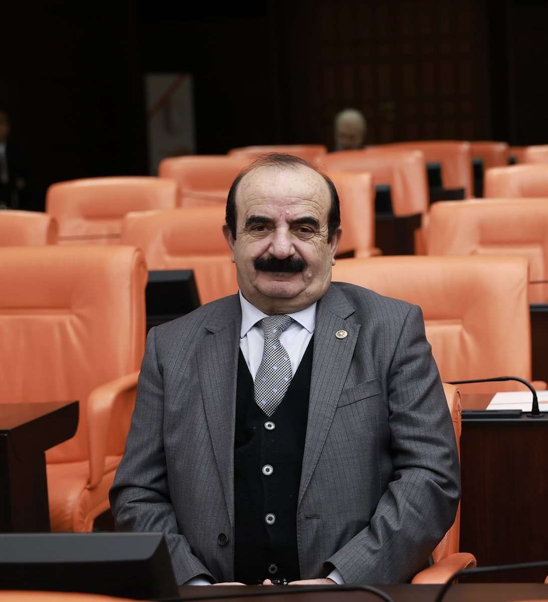 Sağlığı ve mutluluğu beraberinde getirecek, nice başarılarla hedeflere ulaştıracak, güzel bir yıl dilerim. 

#MutluYıllar 
#2023yeniyıl