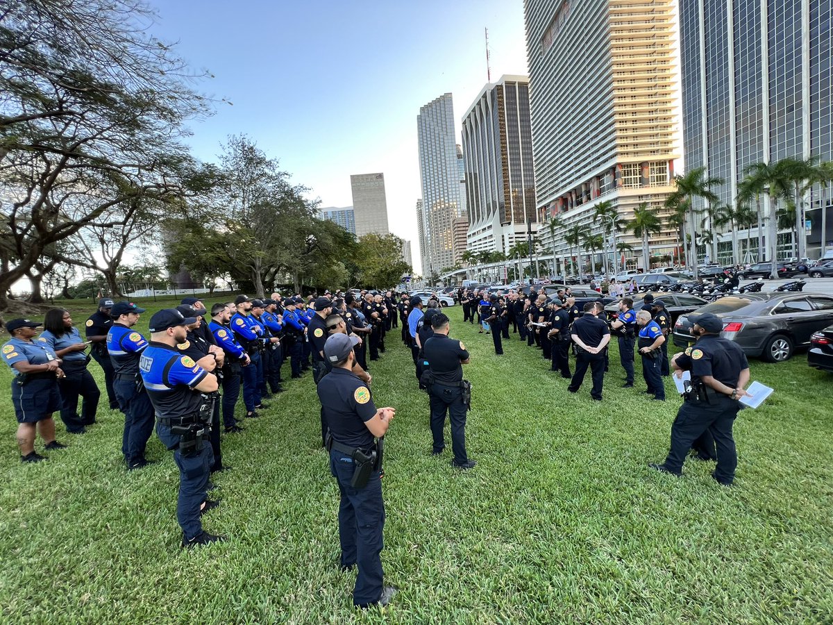 As we get ready to ring in 2023 <a href="/BayfrontParkMIA/">Bayfront Park Miami</a> in the <a href="/CityofMiami/">City of Miami</a> your <a href="/MiamiPD/">Miami PD</a> team is ready to keep all attendees safe so come join us for a great night of music, fun, and fireworks